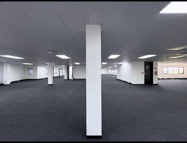739M² OFFICE TO LET IN MIDRIDGE PARK